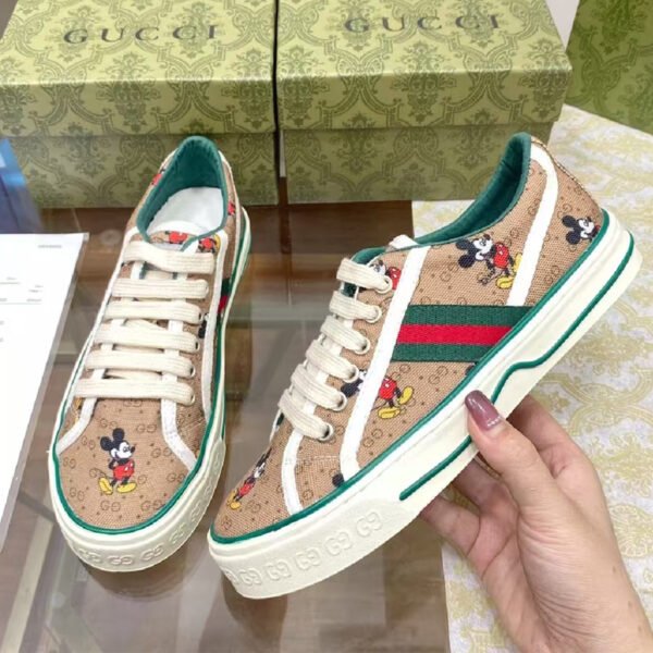 SB00102 High Quality Shoes Sneakers
