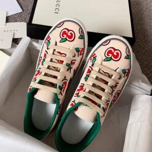 SB001011 High Quality Shoes Sneakers