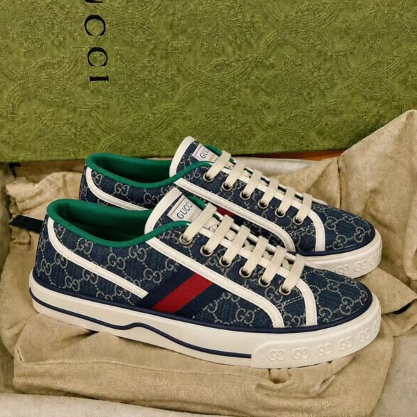 SB001-001-03-04 SB00104 High Quality Shoes Sneakers