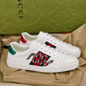 SB002010 High Quality Shoes Sneakers