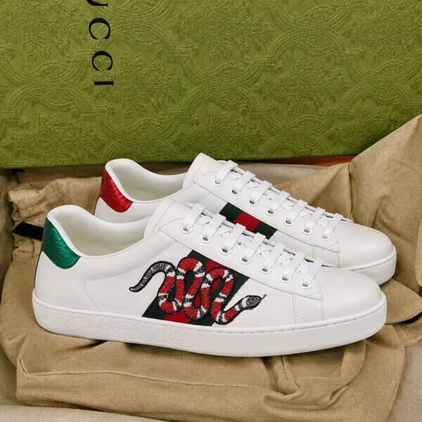 SB002011 High Quality Shoes Sneakers