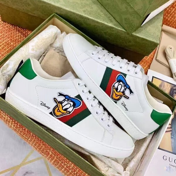 SB002011 High Quality Shoes Sneakers