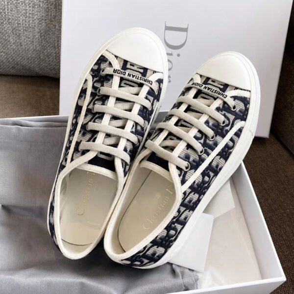 SD00101 High Quality Shoes Sneakers