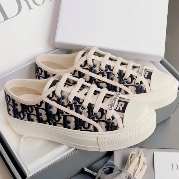 SD00101 High Quality Shoes Sneakers