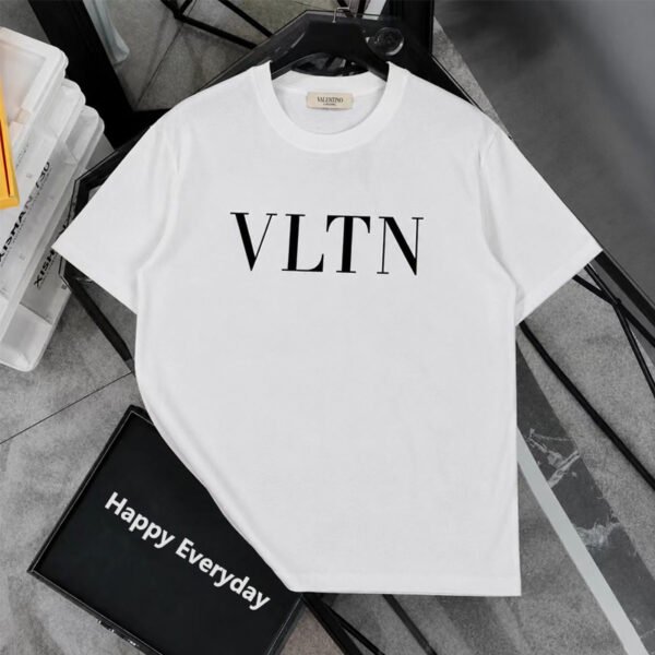 TP00102 High Quality T-shirts Clothing